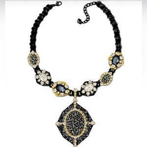 Authentic Swarovski Collar Necklace. With Big detachable brooch